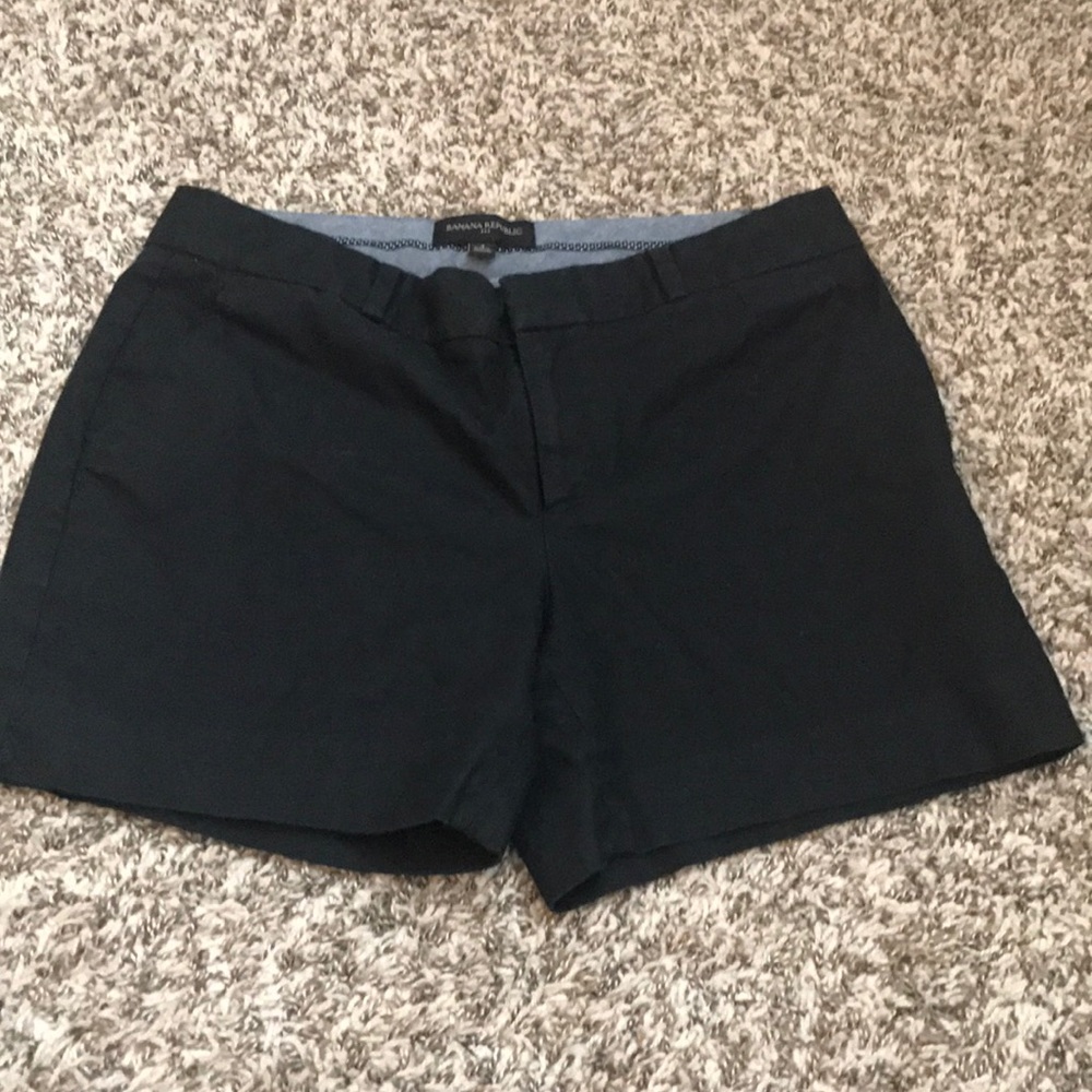 BANANA REPUBLIC BLACK SHORTS Size 4